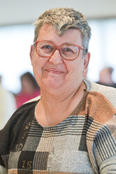 Yvonne VACKER