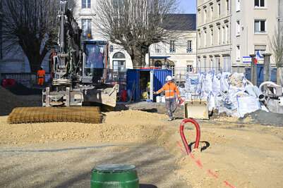 Place Martin-Bastard. - Agrandir l'image 83 sur [117], fenêtre modale