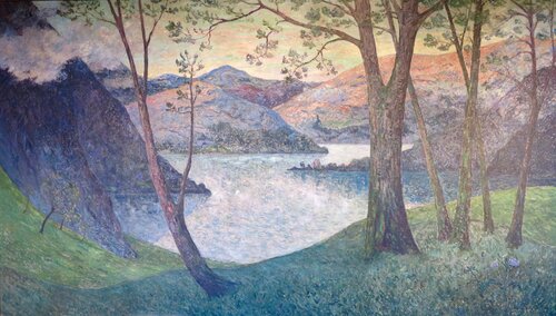 Peinture de paysage : grands arbres en premier plan encadrant un lac lumineux, collines et montagnes à l'arrière-plan