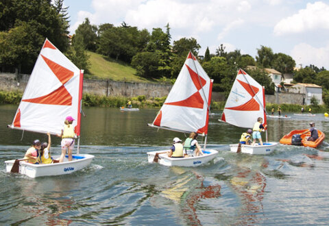Base nautique de Noron à Niort, cours de voile ©CBarré