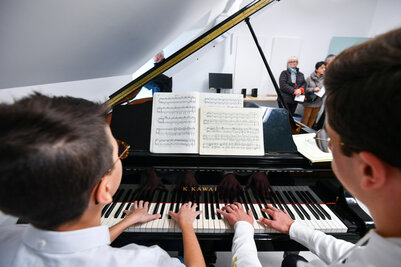 Inauguration après travaux du conservatoire de musique et de danse Auguste Tolbeque au centre Du Gesclin de Niort Inauguration du conservatoire Auguste Tolbecque