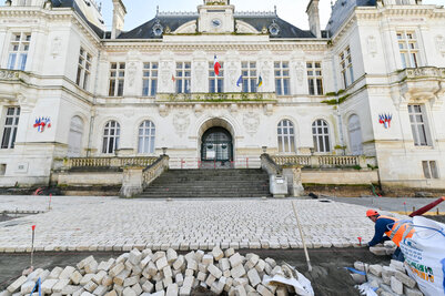 Place Martin-Bastard. - Agrandir l'image 74 sur [117], fenêtre modale