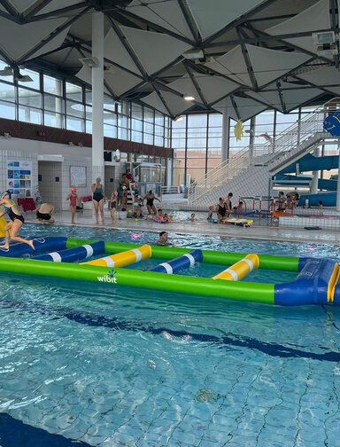 💦 Amuse-toi sur l'eau avec nos structures gonflables !