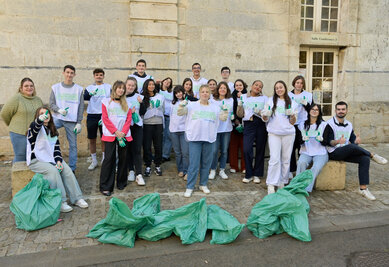 Opération World Clean Up Day par les élèves UCO