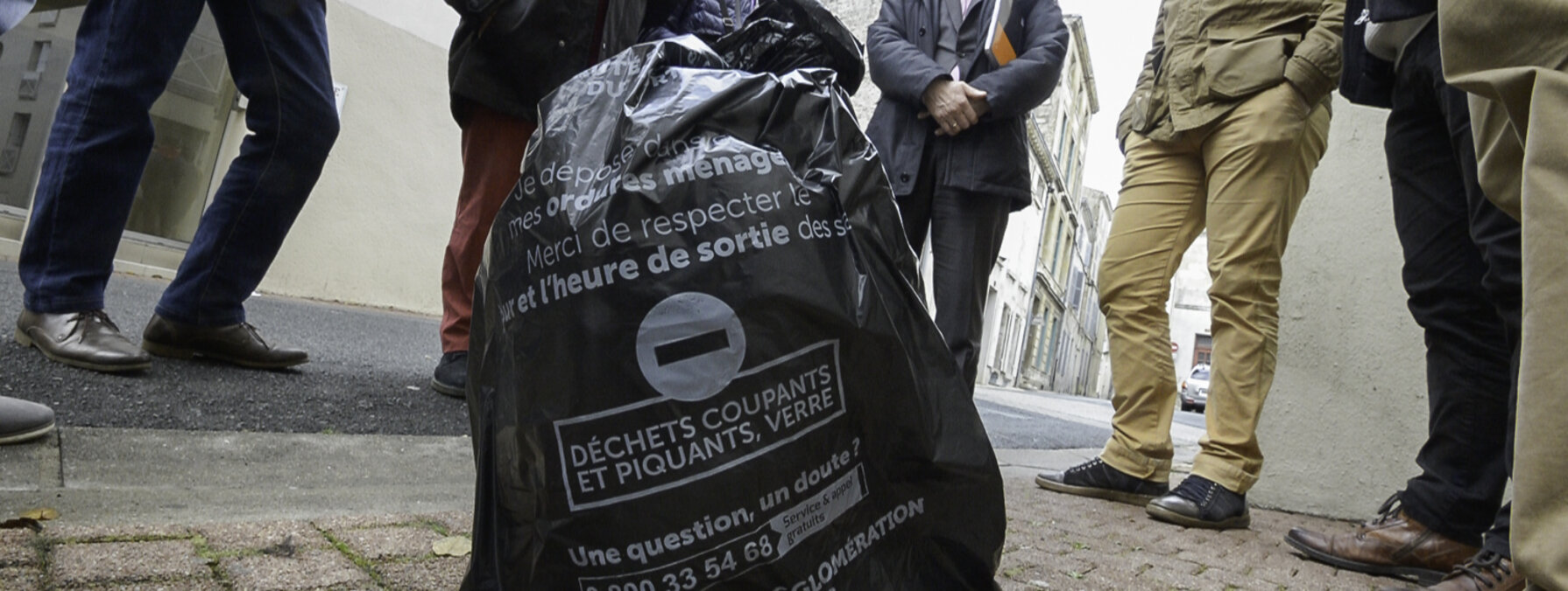 Expérimentation de la collecte en sacs colline Saint-André à Niort ©Darri