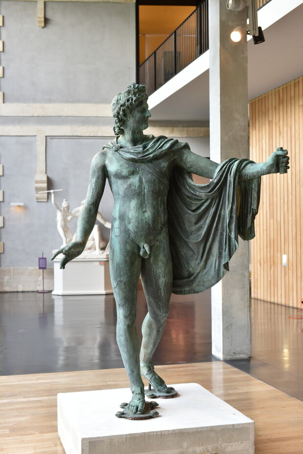 "L’Apollon du Belvédère", d’après l’antique, par Hubert Le Sueur "L’Apollon du Belvédère", d’après l’antique, par Hubert Le Sueur