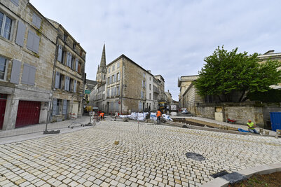 Place des Tribunaux. - Agrandir l'image 46 sur [117], fenêtre modale