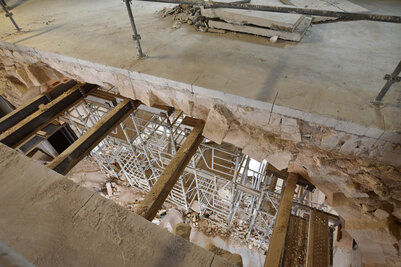 1er étage du conservatoire, vue sur le hall d'accueil, 8 mars 2019 : début des travaux d'ouverture de la voûte ©Bruno Derbord 1er étage du conservatoire, vue sur le hall d'accueil, 8 mars 2019 : début des travaux d'ouverture de la voûte ©Bruno Derbord
